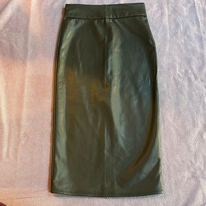 FOREVER 21 Pencil Skirt Size S in Olive Green